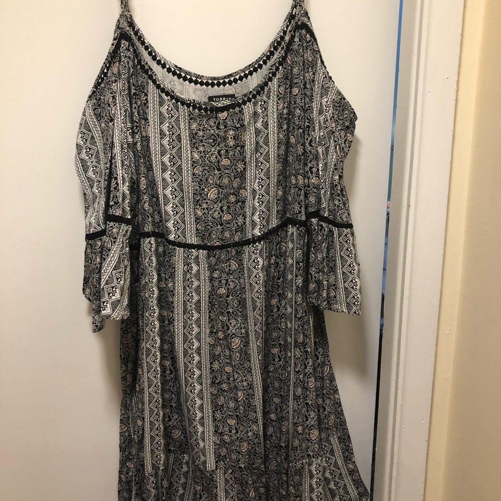 Cold shoulder super adorable dress